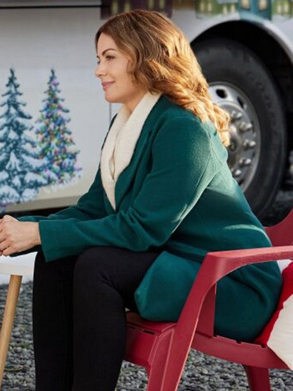 Erica Durance Ms. Christmas Comes To Town Green Coat 2 Amanda_Ms._Christmas_Comes_To_Town_Erica_Durance_Green_Wool_Trench_Coat__23952