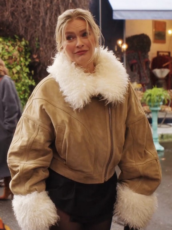 Camille Razat Emily in Paris S04 Jacket 1 Camille_Razat_Emily_in_Paris_S04_Jacket__23991