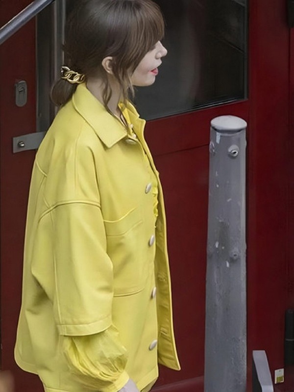 Emily In Paris Lily Collins Yellow Jacket 2 Emily_Cooper_Emily_In_Paris_Lily_Collins_Yellow_Jacket__85443