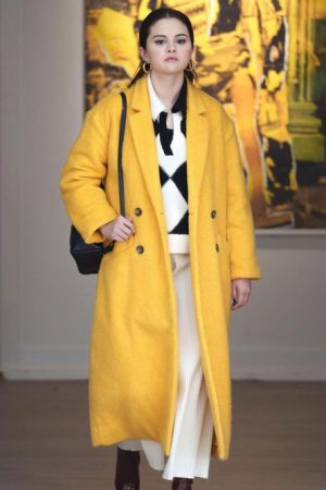 Mabel-Mora-Only-Murders-Building-S02-Ep02-Coat__35260