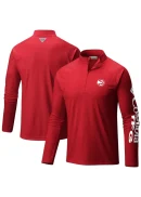 Men's Atlanta Hawks Columbia Red Terminal Tackle Raglan Omni-Shade Quarter-Zip Jacket