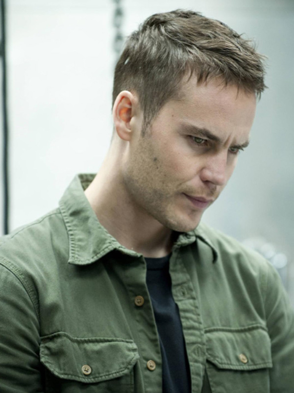 Taylor_Kitsch_True_Detective_Tv_Series_S02_Officer_Paul_Woodrugh_Green_Jacket__15208
