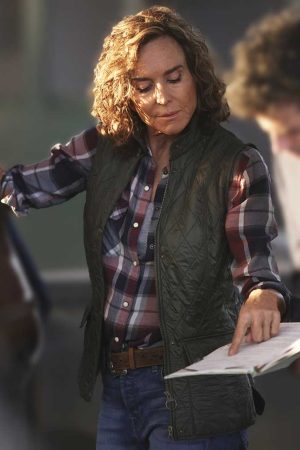 The_Company_You_Keep_2023_Polly_Draper_Quilted_Vest__06048
